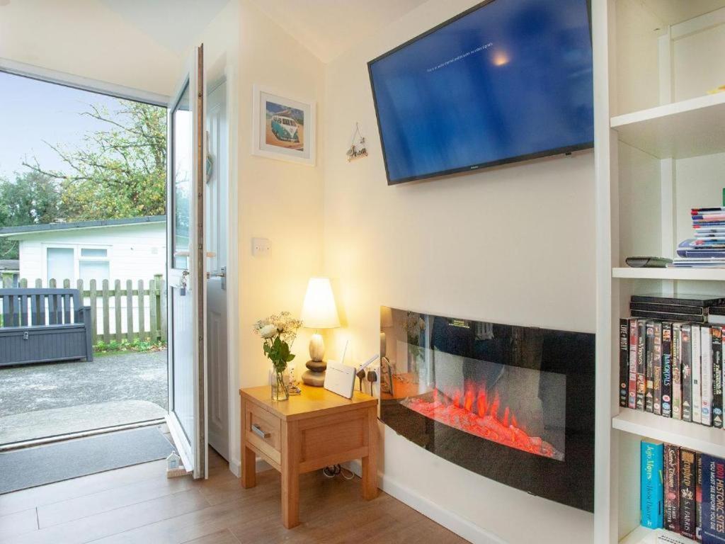 Sunnydaze-Detached Chalet With 2 Bedrooms And 2 Bathrooms And Private Parking Outside Door Дартмут Екстериор снимка